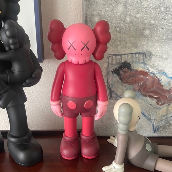 KAWS Companion Open Edition Red 2017 - Picture 1 of 3